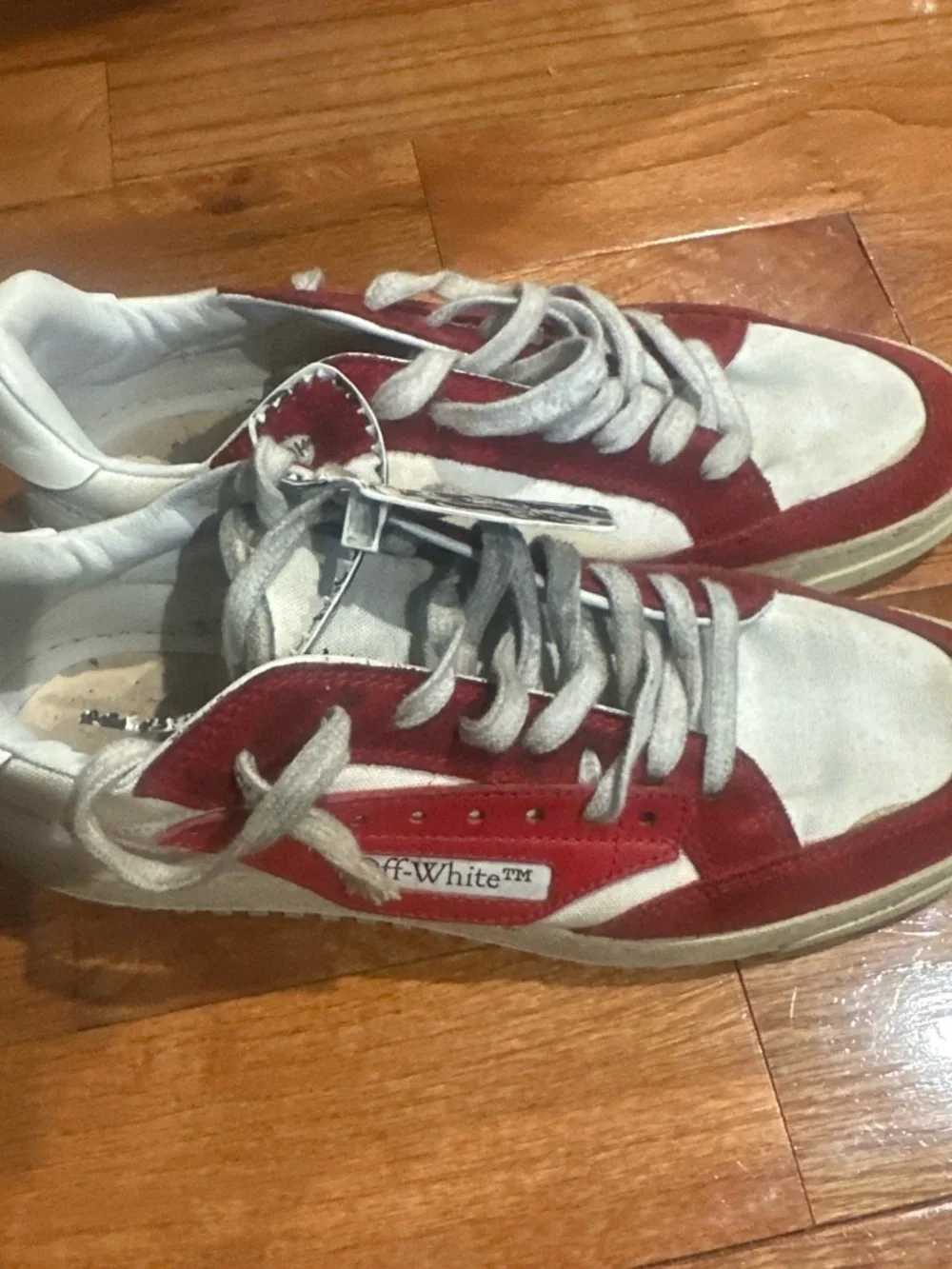 OFF WHITE Men's Red and White Casual Sneakers - Classic Athletic Style